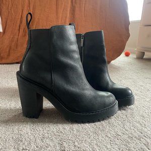 Women's Dr. Martens Magdalena Boots, Black